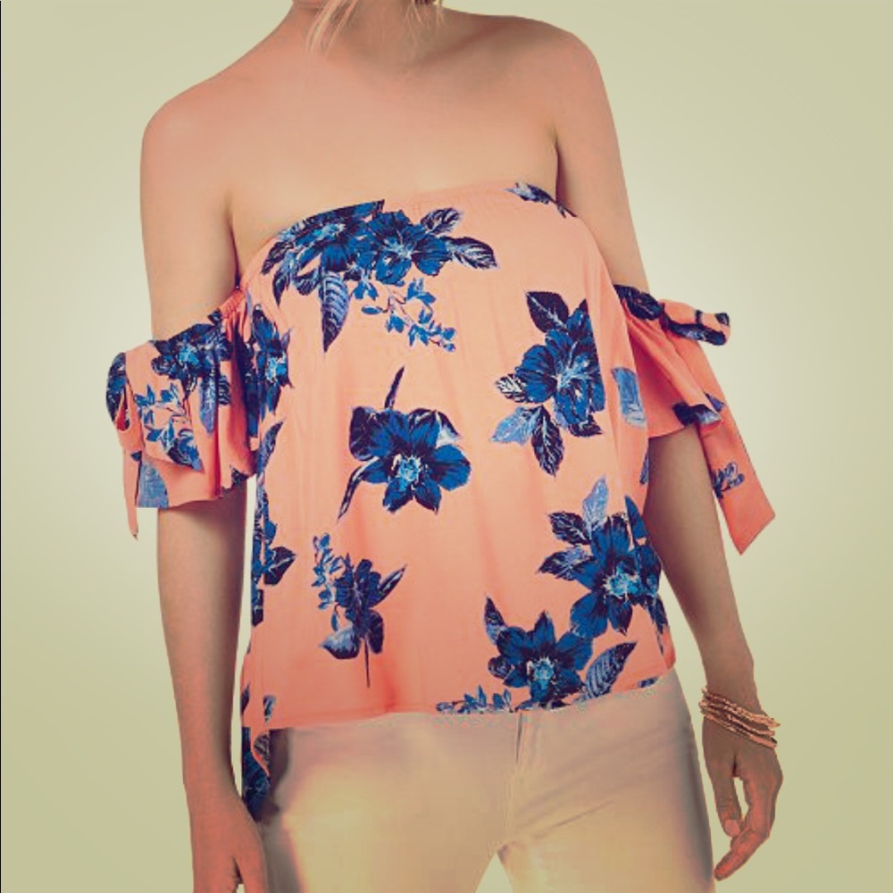 Gypsies & moondust tie shoulder top
